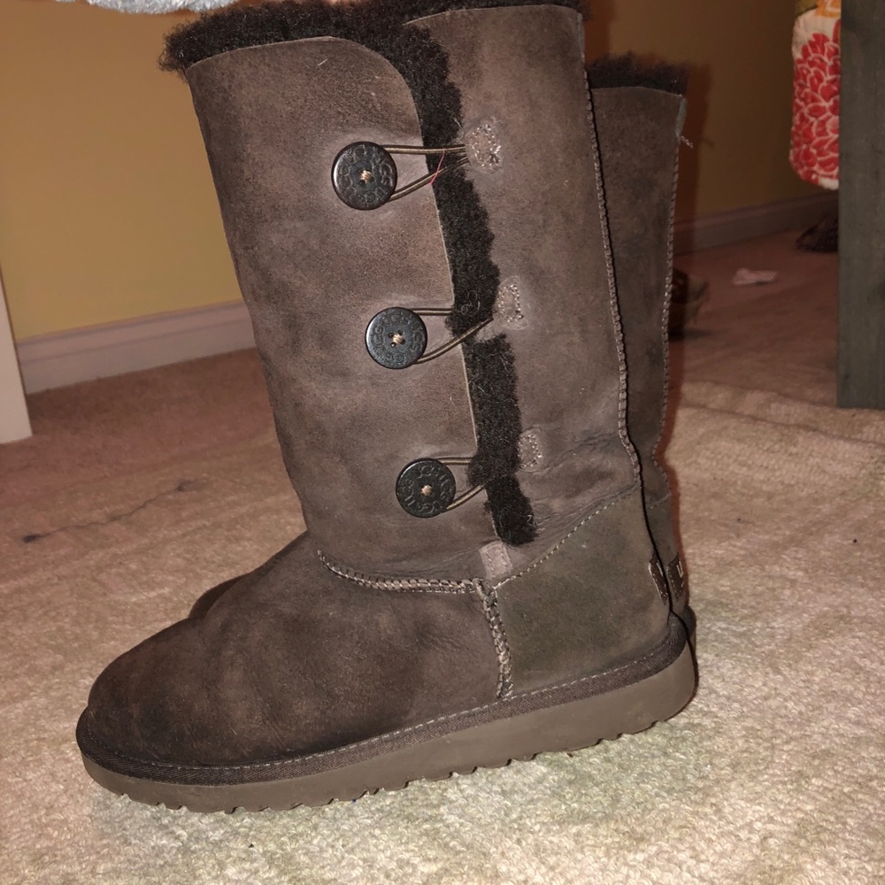 Brown UGG boots size 6!!! 😍😍😍😍☃☃☃☃⛄️⛄️⛄️⛄️